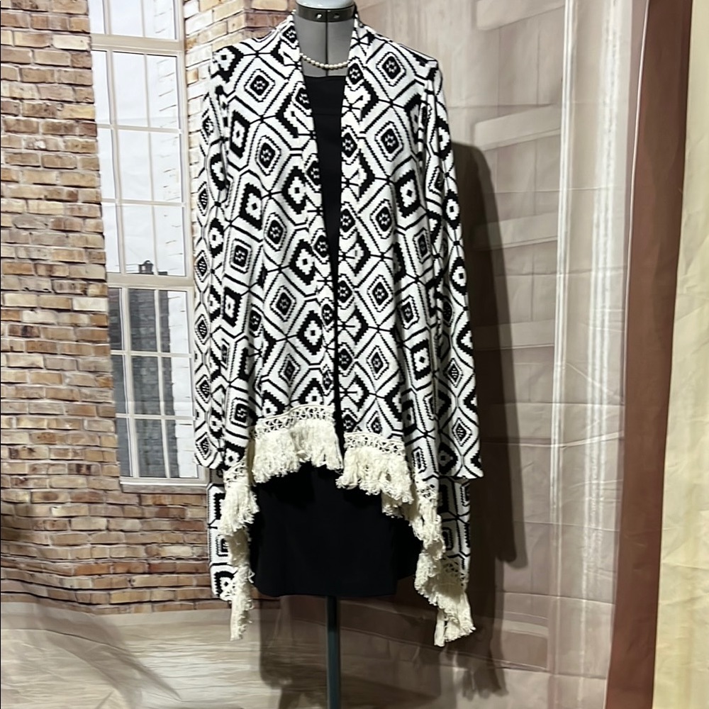 Massini Black and White Geometric Long Sleeve Cardigan with Fringe Size L